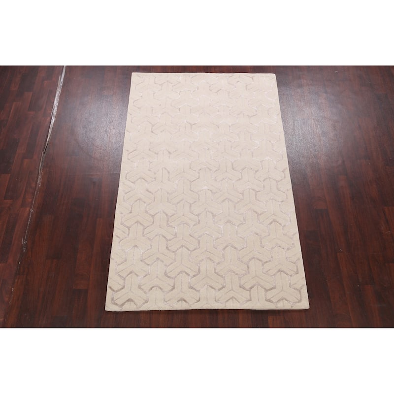 Modern Hand-tufted Geometric Trellis Wool/ Silk Oriental Area Rug - 5'0" x 8'0"