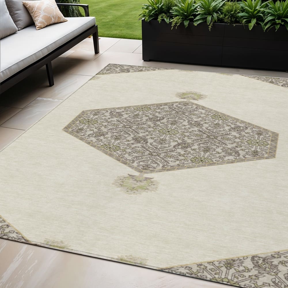 HomeRoots Oriental Traditional Rectangle Outdoor Rug