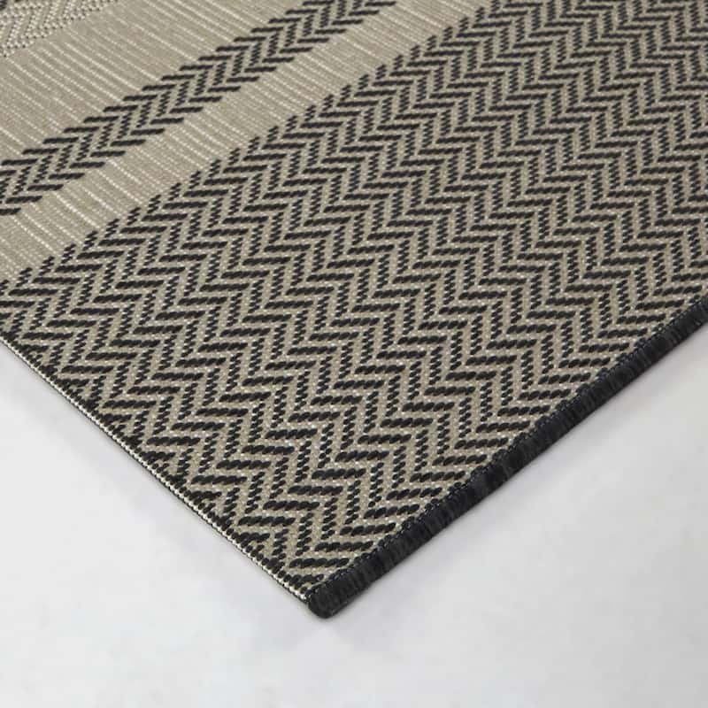Hamish Plaid Patio Indoor/Outdoor Area Rug