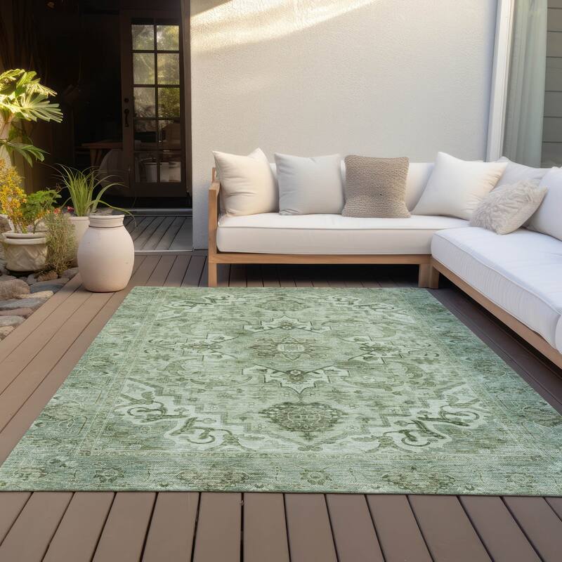 Machine Washable Indoor/Outdoor Traditional Vintage Chantille Rug - Aloe - 8' x 10'