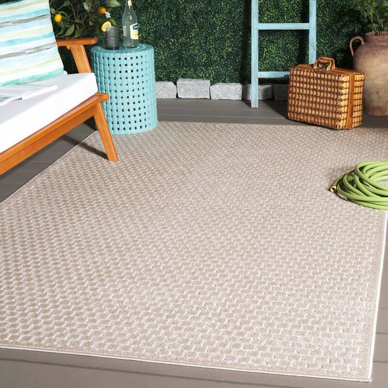 SAFAVIEH Stella Hattie Indoor/Outdoor Waterproof Patio Backyard Rug