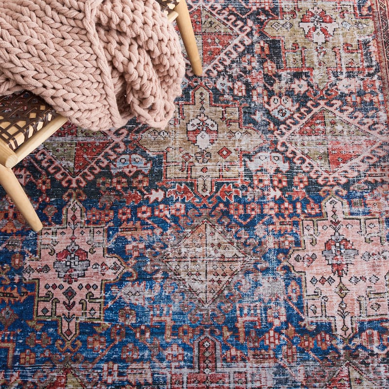 SAFAVIEH, Tucson Machine Washable Slip Resistant Jadwiga Traditional Rug