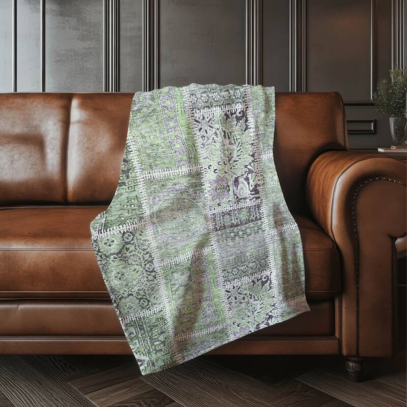 Premium Machine Washable Traditional Patchwork Sherpa Throw Blanket - Green - 4'2" x 5'10"