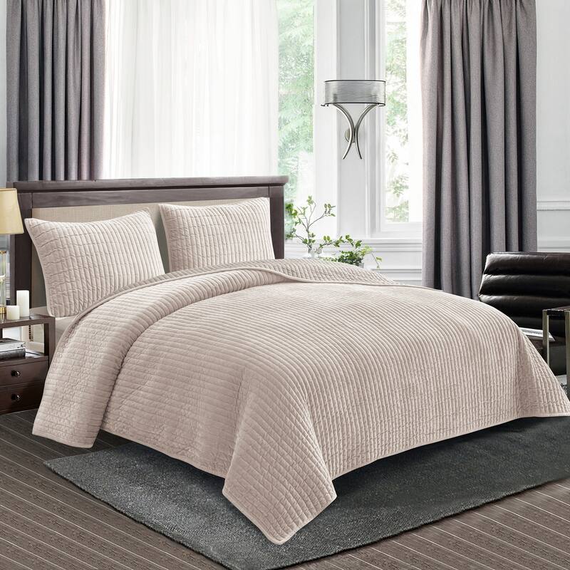 Wonderful Velvet 3 Piece Quilt Set