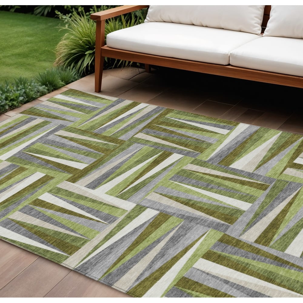 HomeRoots Geometric Transitional Rectangle Outdoor Rug
