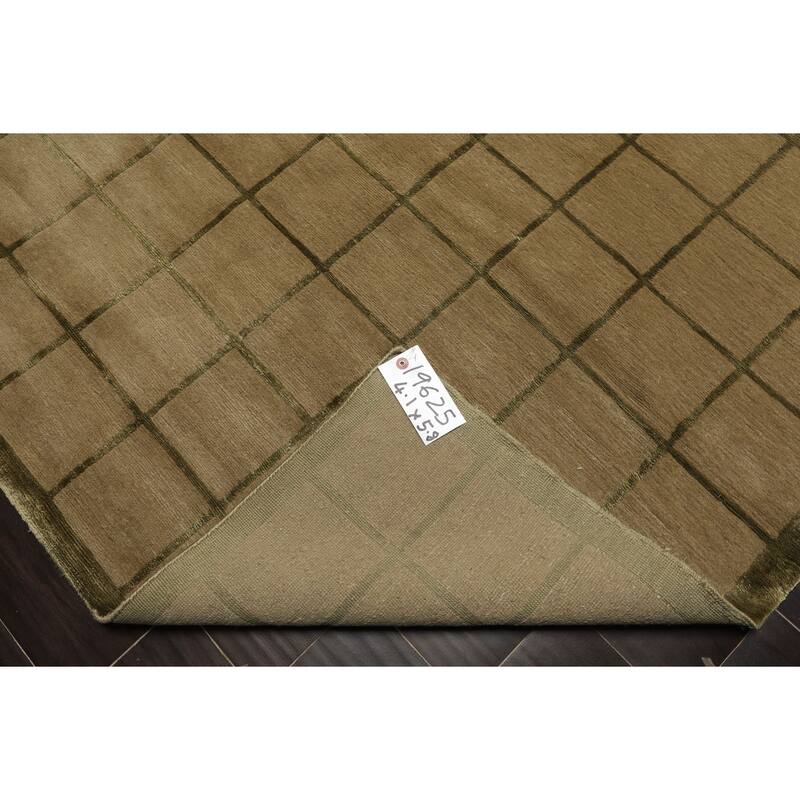 4'1''x5'8'' Hand Knotted Tibetan Transitional Wool & Silk Moss Rug - 4' 1'' x 5' 8''