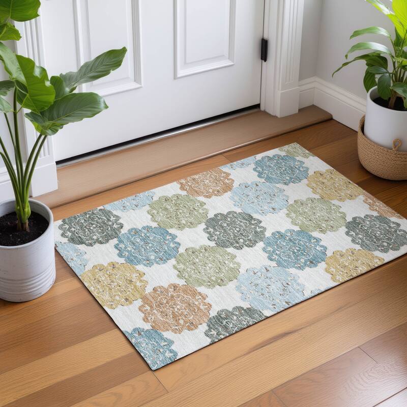 Machine Washable Indoor/ Outdoor Global Motif Chantille Rug