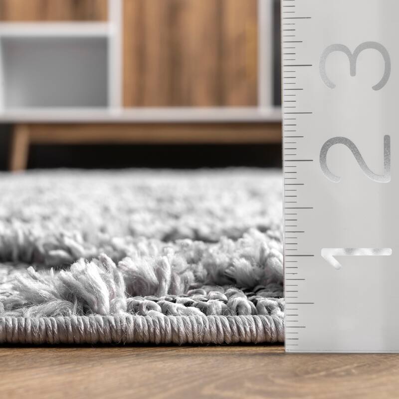 Nuloom Dottie Soft Shaggy Textured Trellis Tassel Area Rug