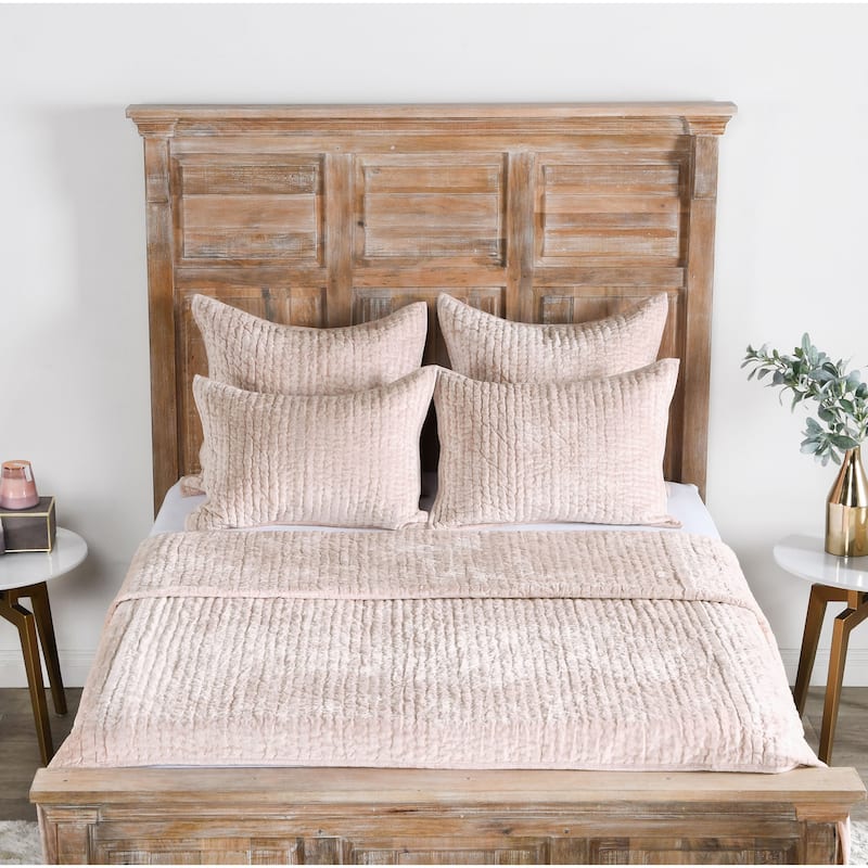 Villa by Classic Home Dimitry 3-Piece Velvet Quilt Set