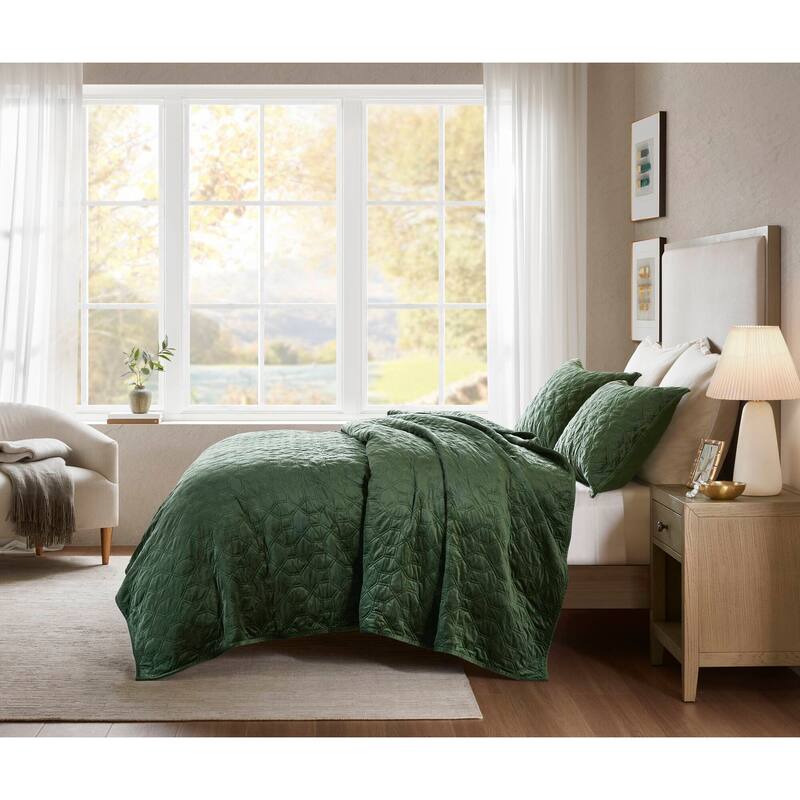 Madison Park Emery 3 Piece Velvet Quilt Set