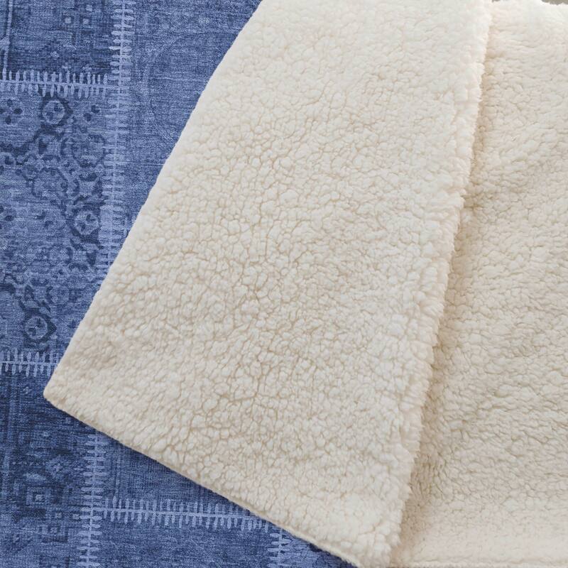 Premium Machine Washable Traditional Patchwork Sherpa Throw Blanket