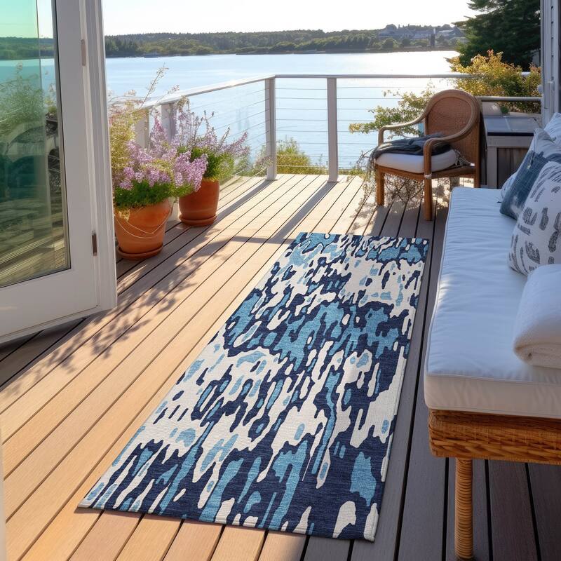Machine Washable Indoor/ Outdoor Modern Watercolor Chantille Rug