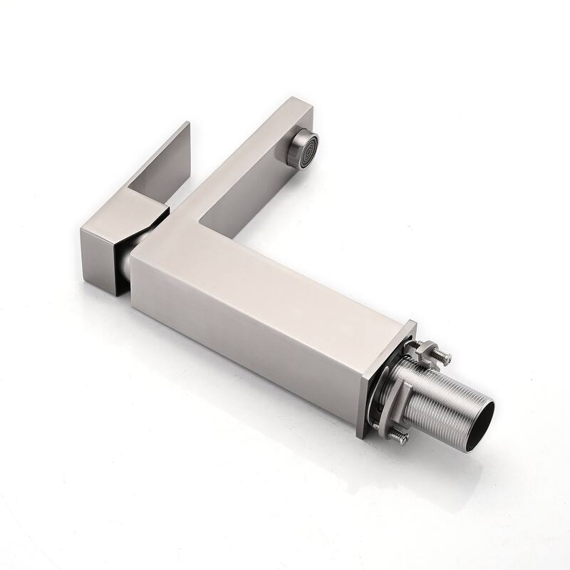 Vanityfair Single Hole Single Handle Bathroom Faucet with Drain Assembly