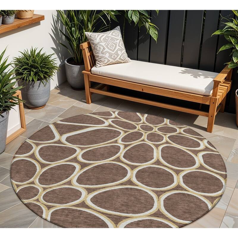 HomeRoots Abstract Transitional Rectangle Outdoor Rug - 8' Round