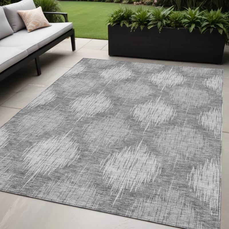 HomeRoots Ikat Transitional Rectangle Outdoor Rug - 5' X 8'