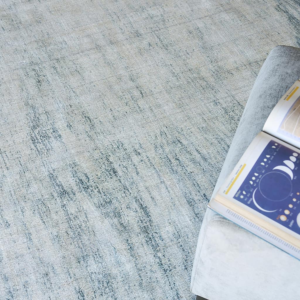 EXQUISITE RUGS Cloud Hand-loomed Wool/Bamboo Silk Ivory/Blue Area Rug.