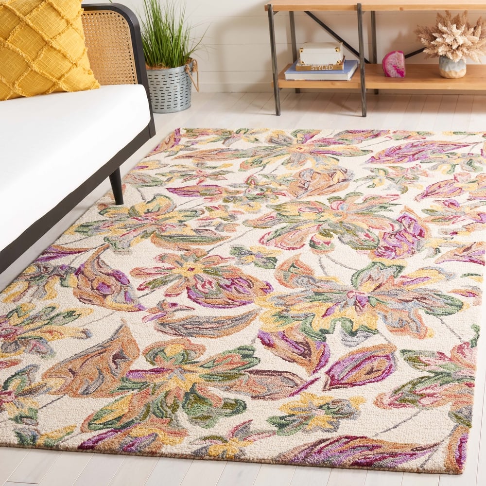 SAFAVIEH Handmade Blossom Clasien French Country Floral Wool Rug
