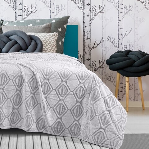 Grey checked Polyester Queen Quilted Blanket 60 in. x 80 in.
