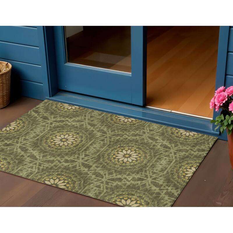 HomeRoots Floral Medallion Transitional Rectangle Outdoor Rug - 3' x 5'