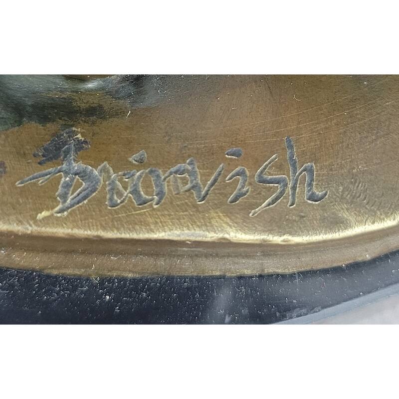 Abstract Bronze Sculpture Of Embracing Figures – Contemporary Art On Marble Base