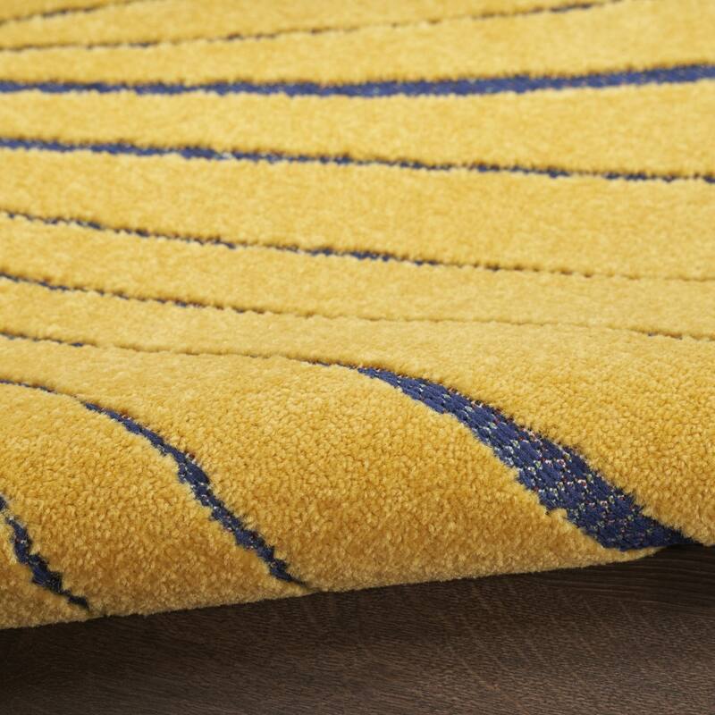 HomeRoots Starfish Contemporary Rectangle Outdoor Rug - 4' X 6'