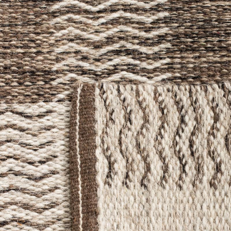 SAFAVIEH Handmade Flatweave Kilim Lyubov Checkered Wool Rug