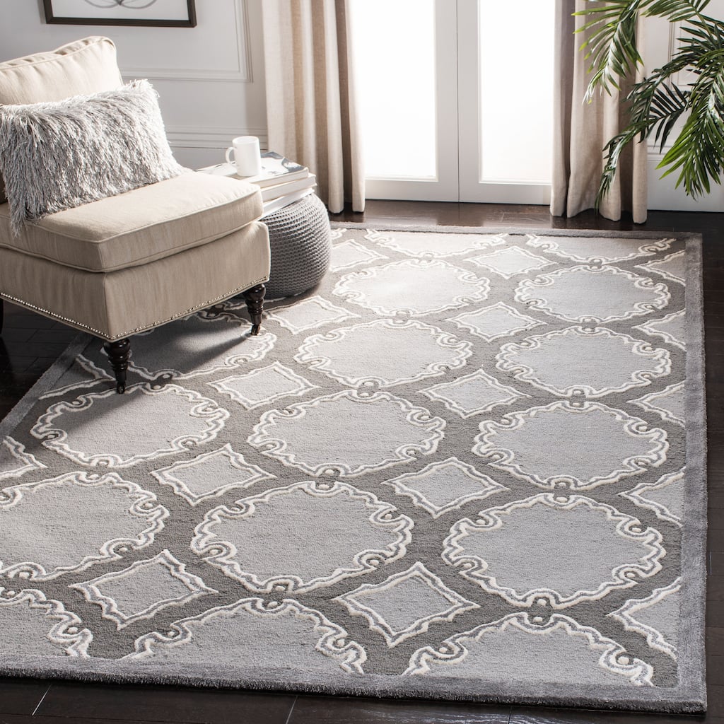 SAFAVIEH Handmade Bella Blaga Modern Floral Wool Rug