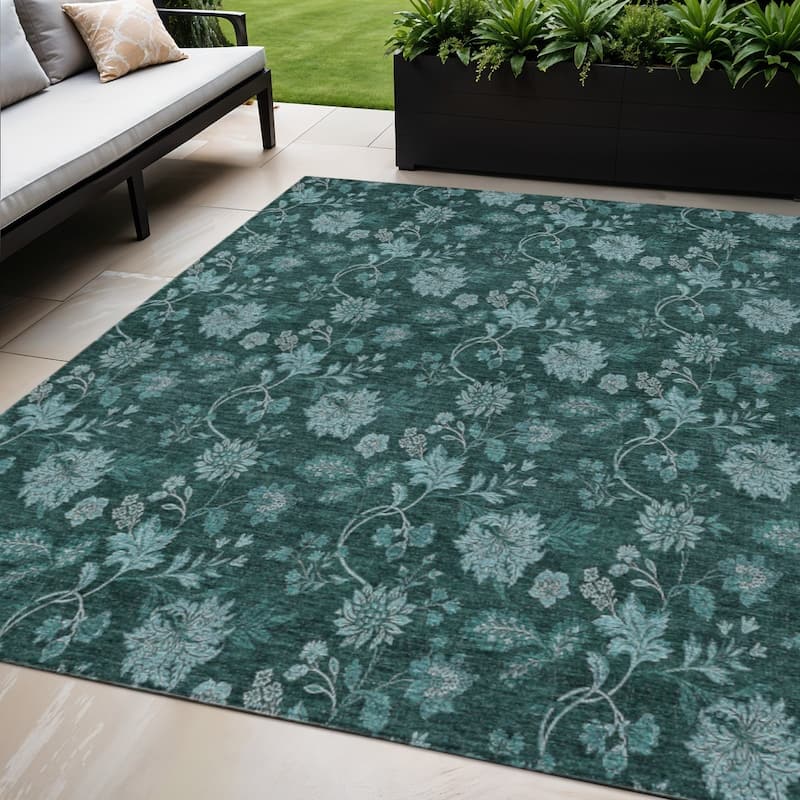 HomeRoots Floral Transitional Rectangle Outdoor Rug - 5' X 8'
