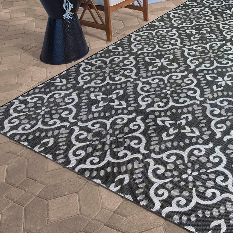 Gertmenian Solterra Bohemian Moroccan Global Weather Resistant Polypropylene Flatweave Indoor/ Outdoor Area Rug Collection
