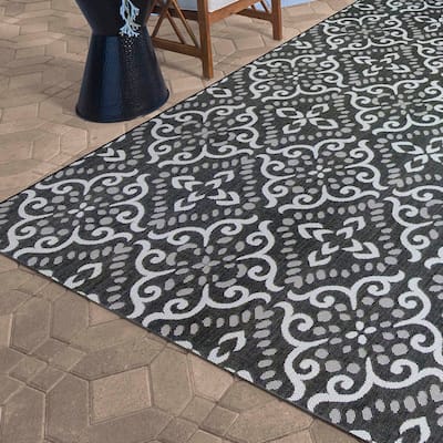 Gertmenian Solterra Bohemian Moroccan Global Weather Resistant Polypropylene Flatweave Indoor/ Outdoor Area Rug Collection