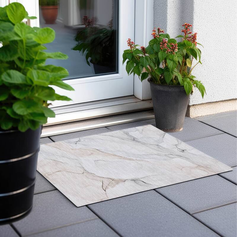 Machine Washable Indoor/ Outdoor Abstract Watercolor Chantille Rug - 1'8" x 2'6" - Ivory
