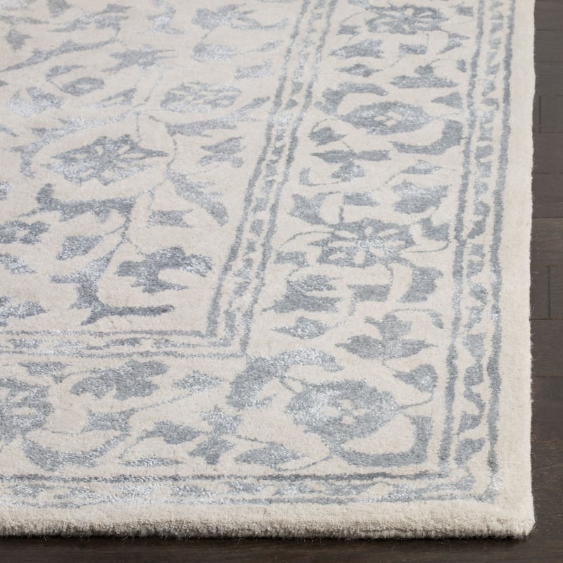 SAFAVIEH Handmade Glamour Etiennette Modern Viscose Rug