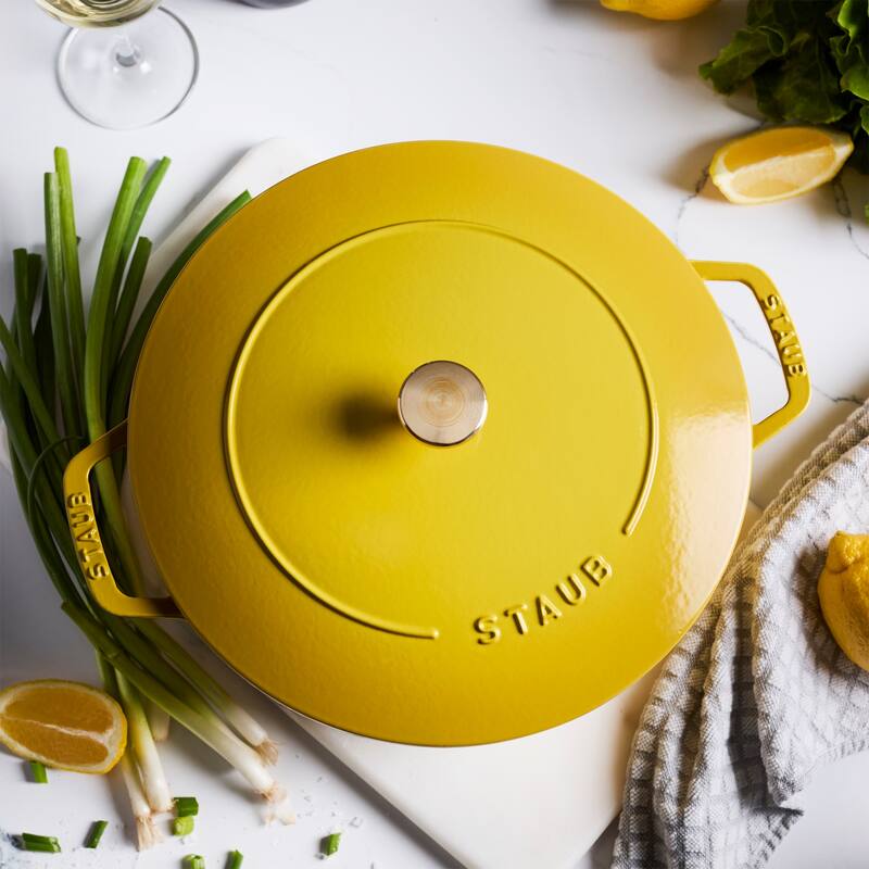 Staub Cast Iron Essential French Oven, Dutch Oven, 5-quart, serves 5-6, Made in France - 5-qt