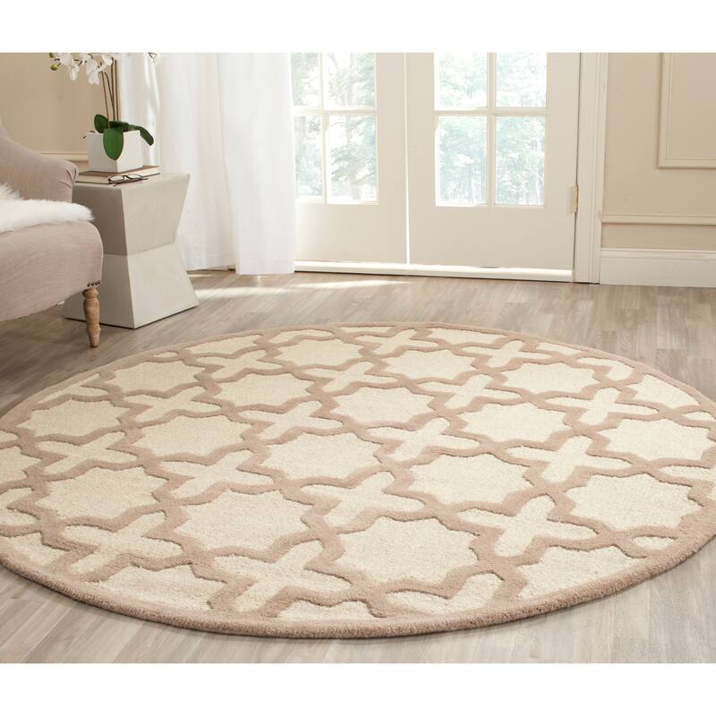 SAFAVIEH Handmade Cambridge Remedios Geometric Wool Rug - 6' Round - Ivory/Beige