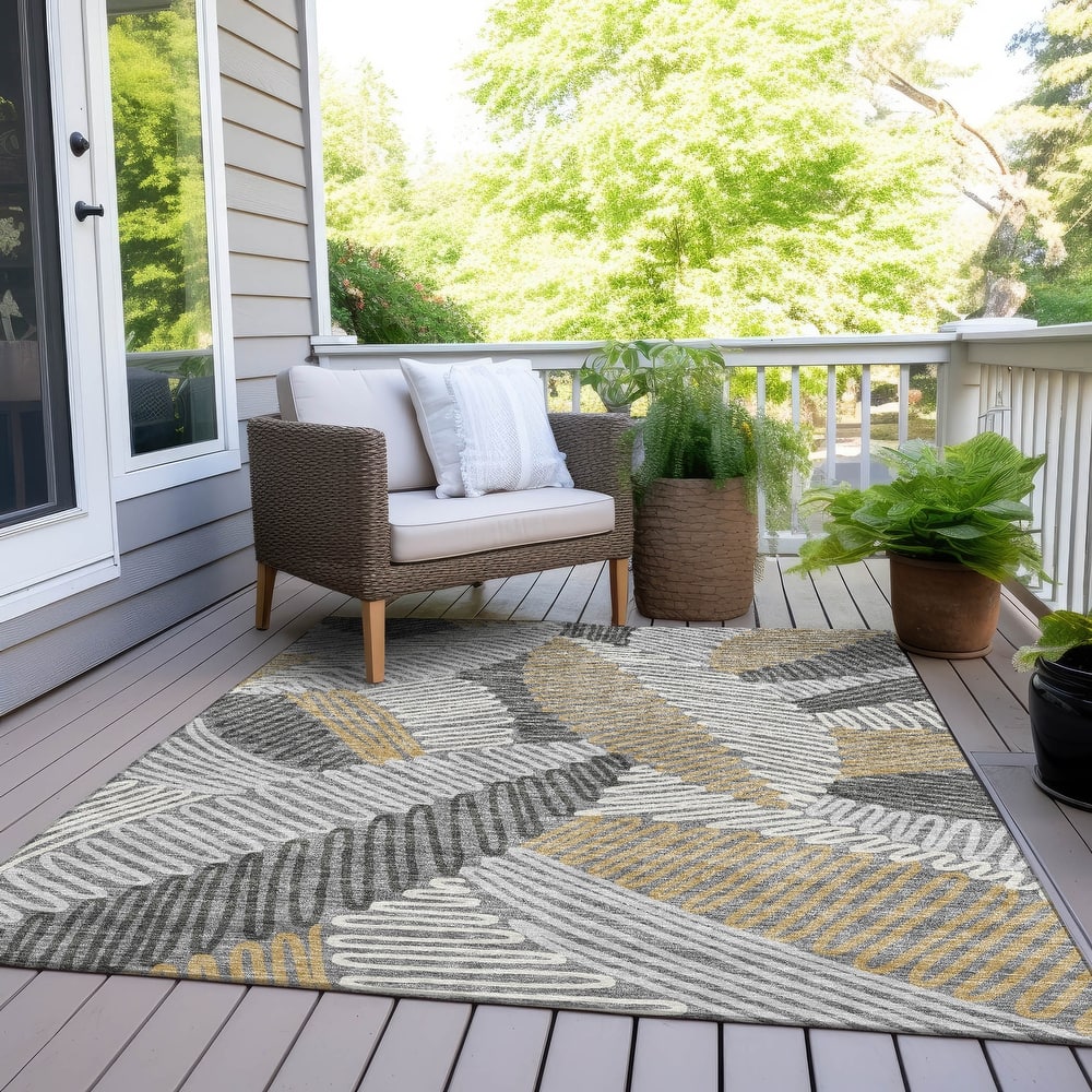 Machine Washable Indoor/ Outdoor Chantille Contemporary Squiggles Rug