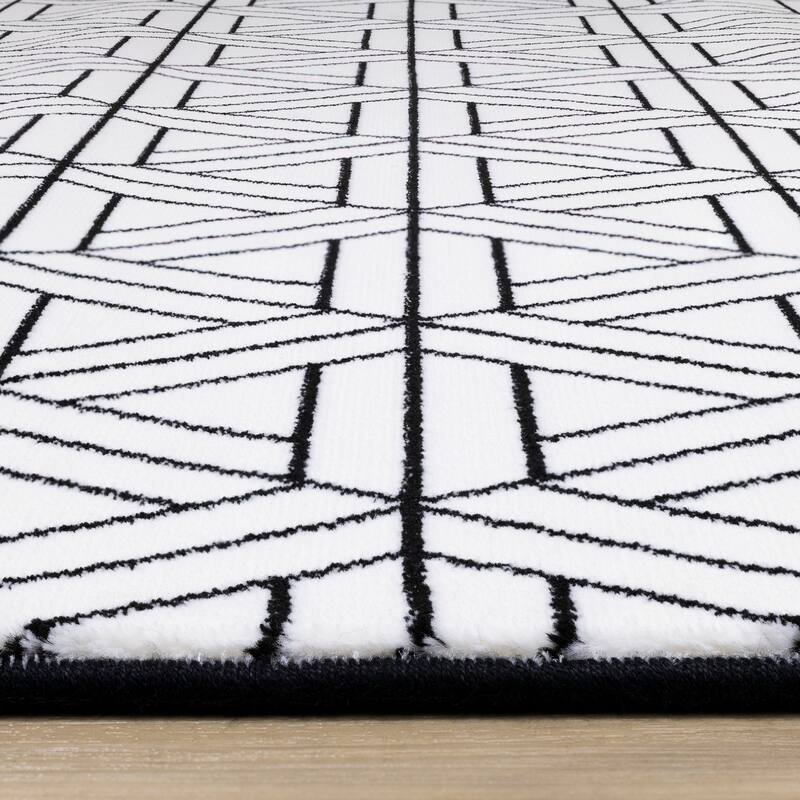 Iceland Collection - White/Black Interlock Rug
