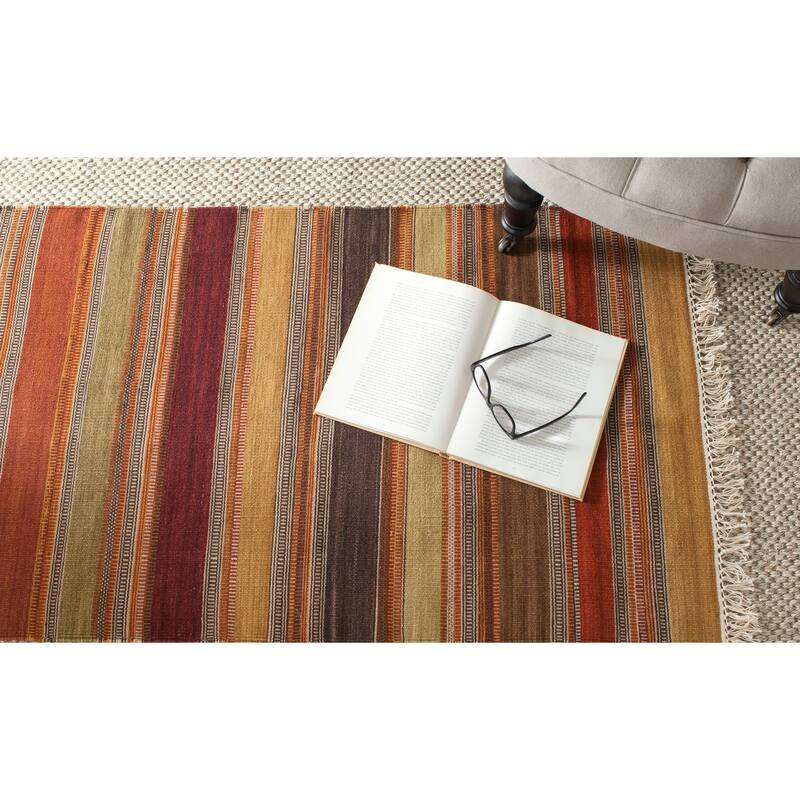 SAFAVIEH Handmade Striped Kilim Shawnna Stripe Wool Rug with - 2'6" x 4' - Gold