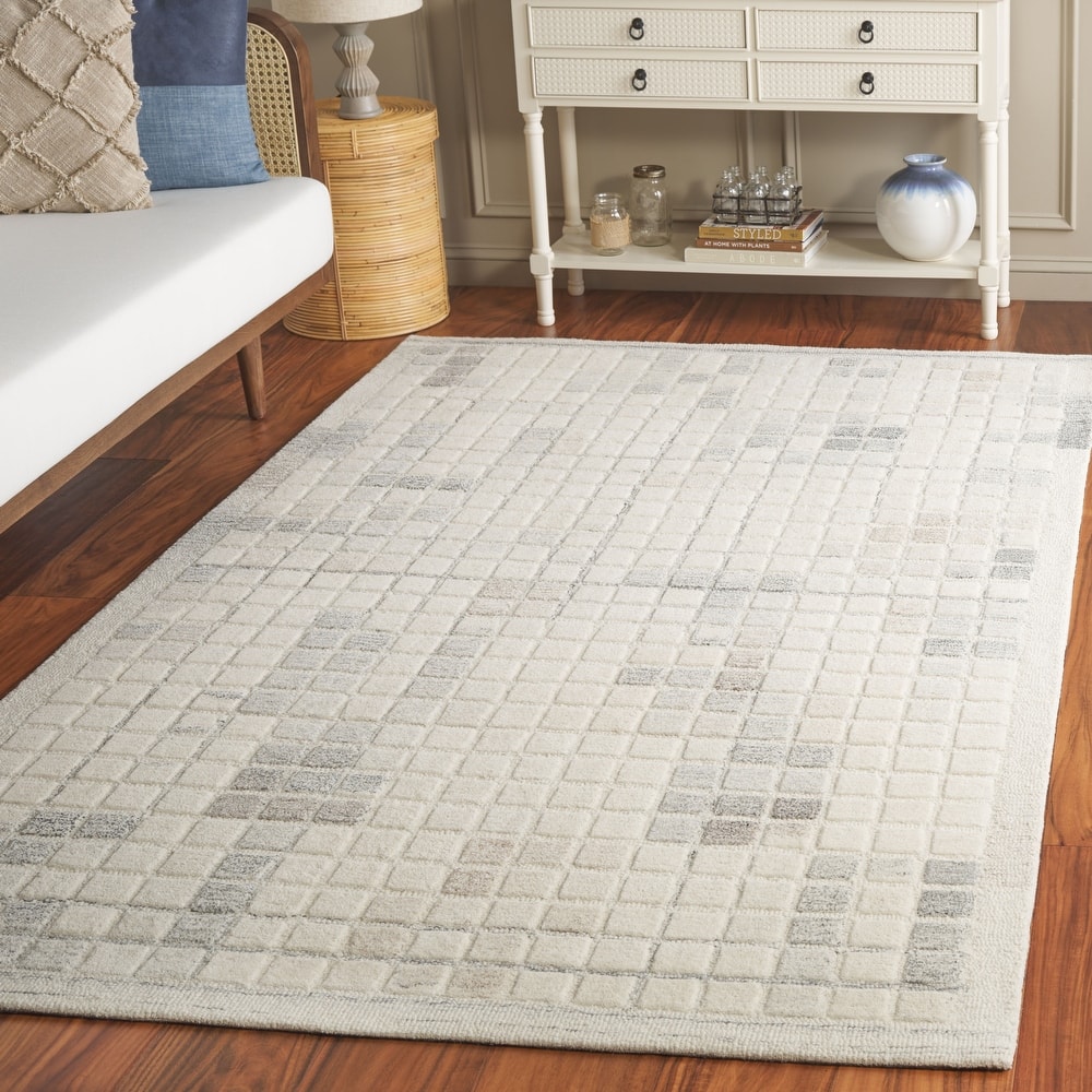 SAFAVIEH Handmade Ebony Rolande Wool Rug