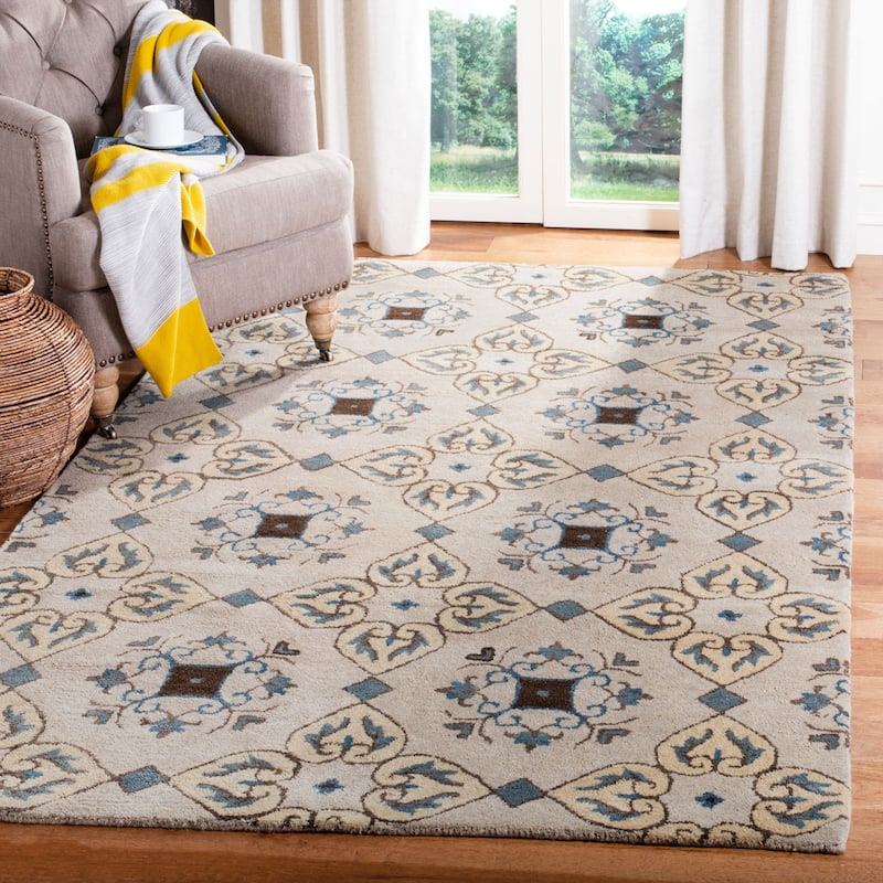 SAFAVIEH Handmade Wyndham Tawana Modern Wool Rug - 5' x 8' - Beige/Multi