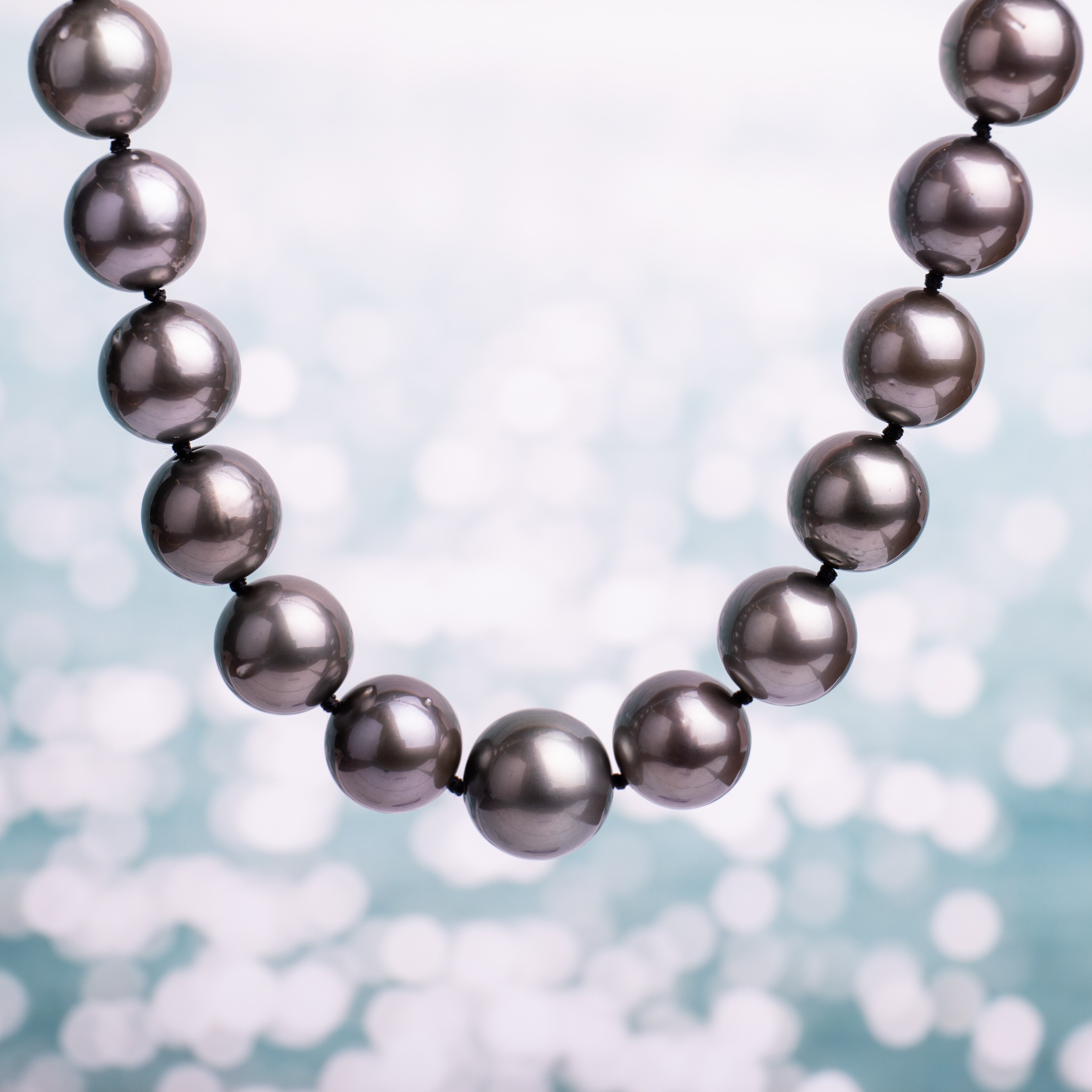 Tahitian Cultured Pearl Necklace on 