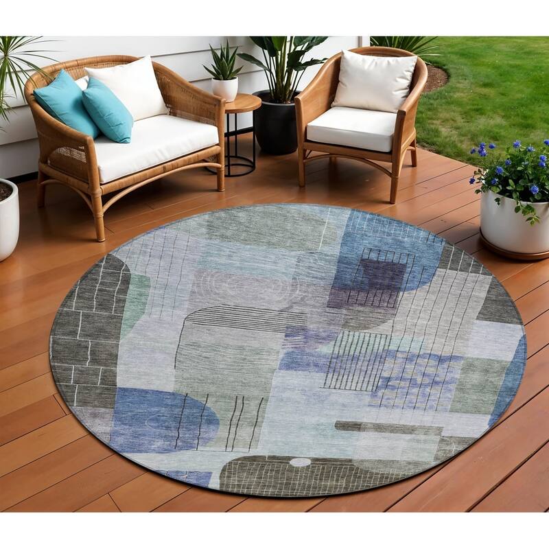 HomeRoots Abstract Transitional Rectangle Outdoor Rug - 8' Round