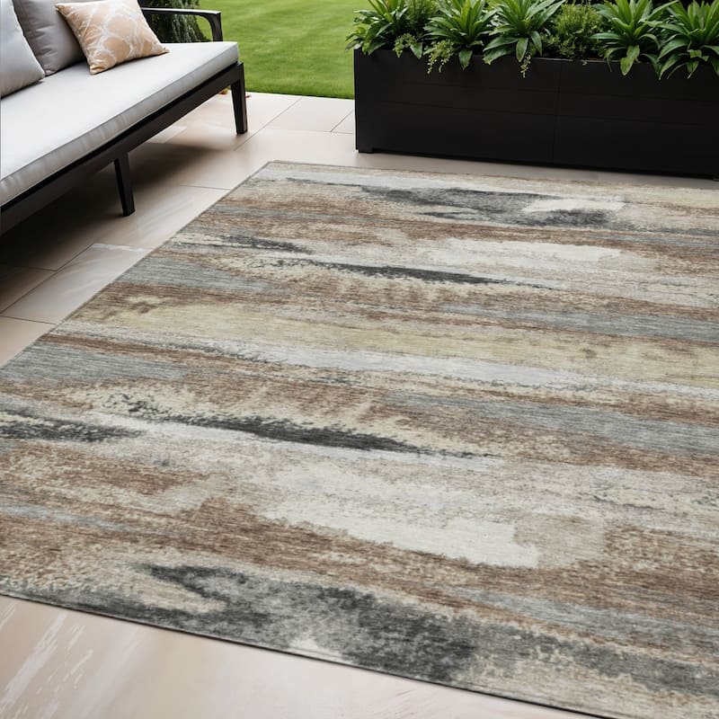 HomeRoots Abstract Transitional Rectangle Outdoor Rug - 5' X 8'