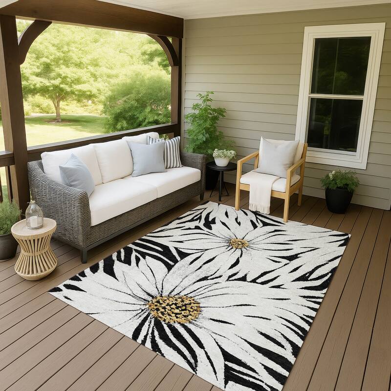 Machine Washable Indoor/ Outdoor Floral Chantille Rug - Black - 3' x 5'