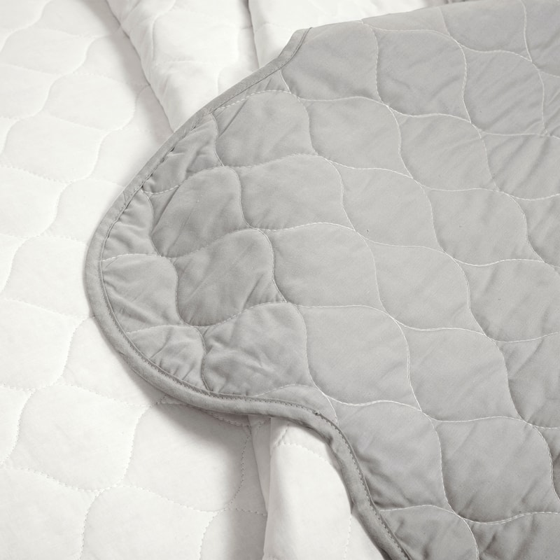 Lush Decor Coastal Chic Scallop Edge Reversible Quilt