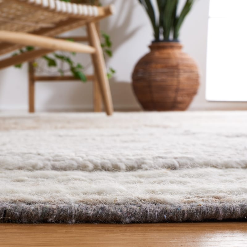 SAFAVIEH Handmade Casablanca Shag Annina Wool Rug