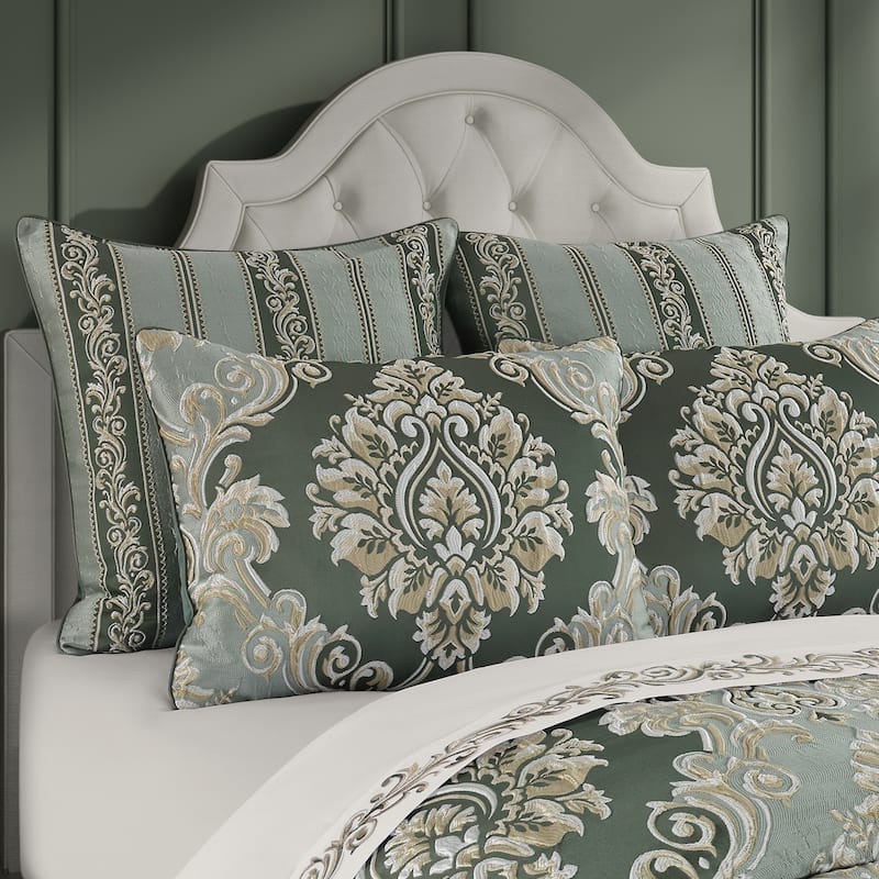 J. Queen New York Alina Comforter Set