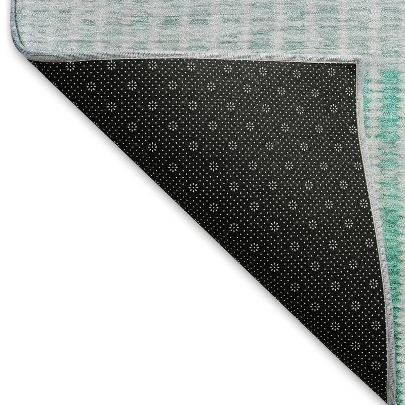 Machine Washable Indoor/ Outdoor Contemporary Stripes Chantille Rug