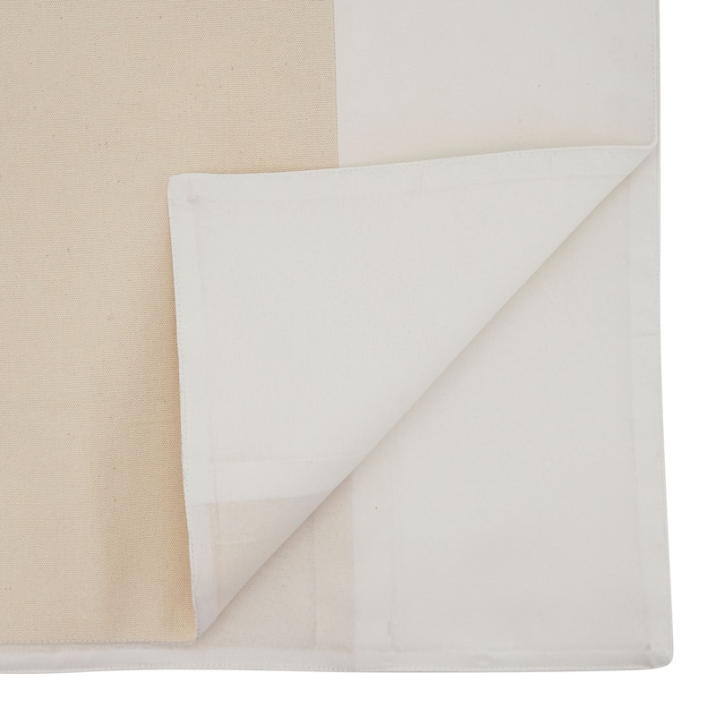 Table Runner With Two-Tone Design
