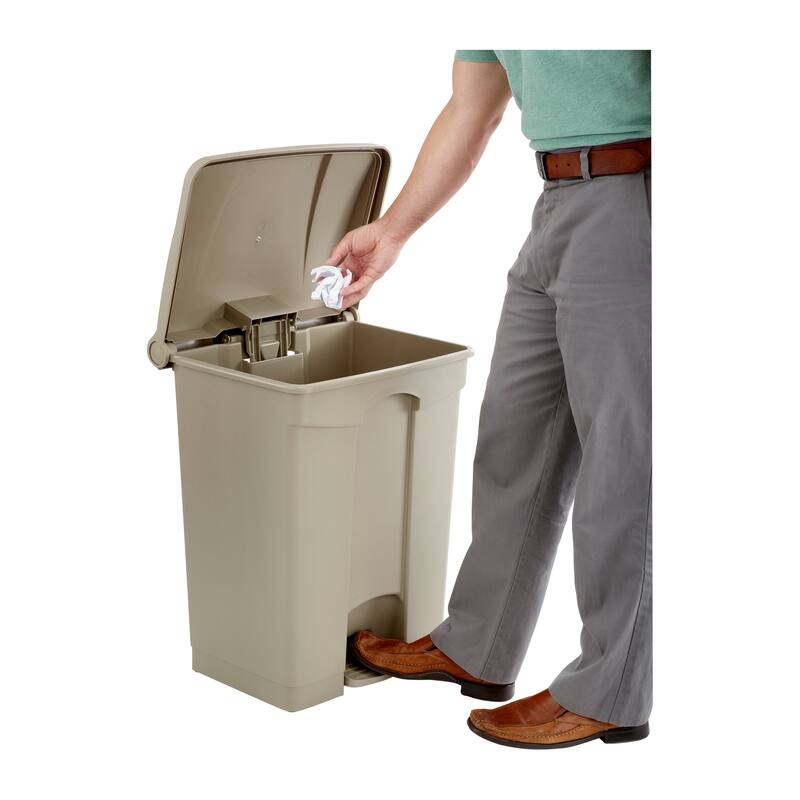 17 Gallon Step-On Trash Can, Large Plastic Garbage Can