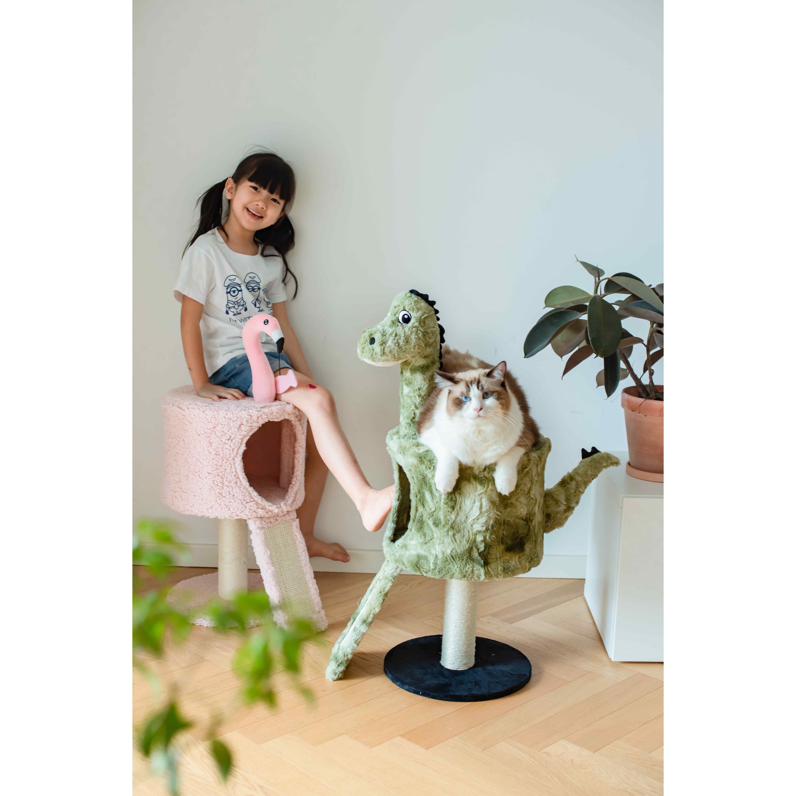 Catry Cat Tree with Scratching Post Animal Cat Tower Flamingo